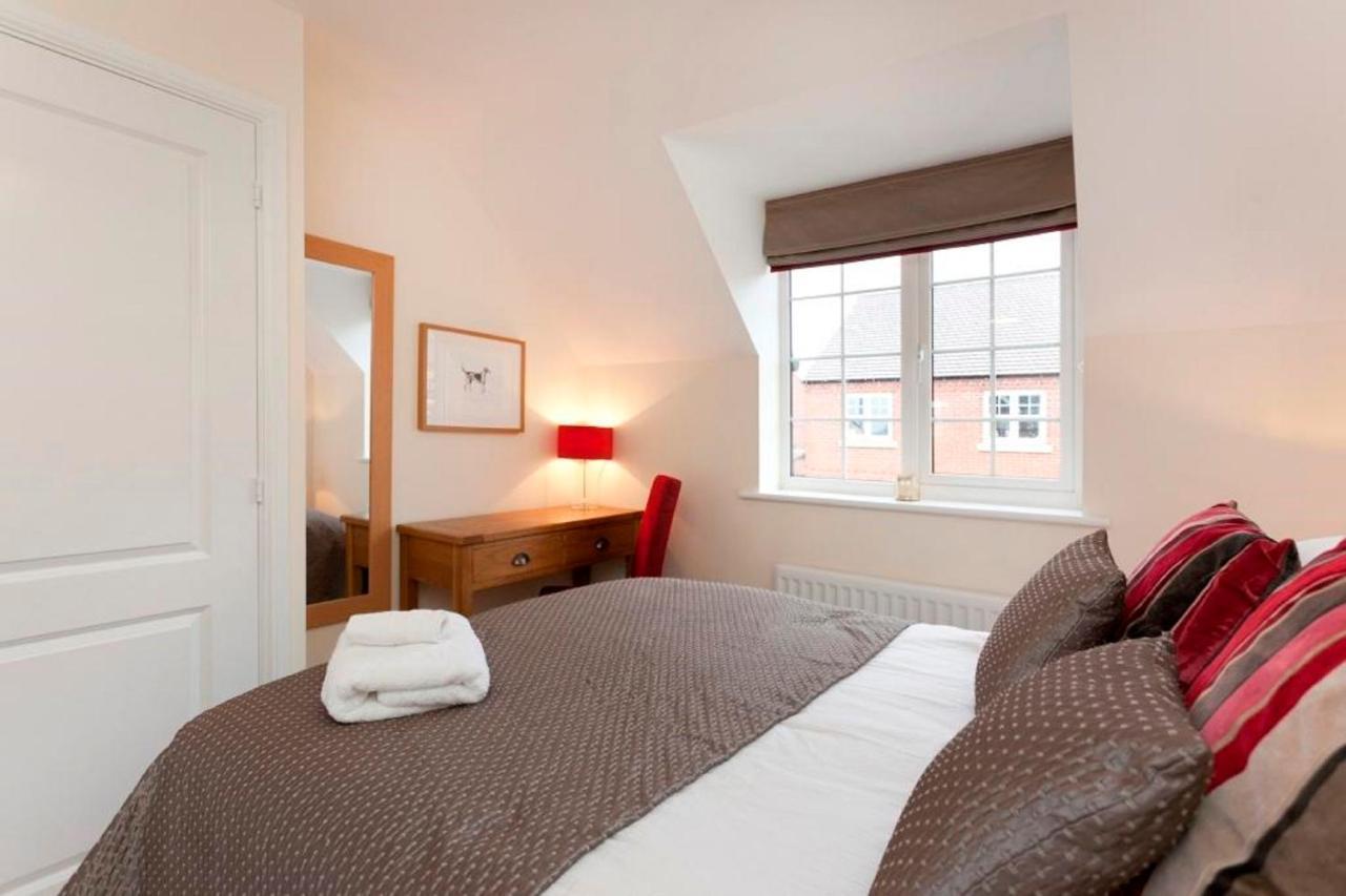 Dbs Serviced Apartments - The Twain Castle Donington Exterior foto